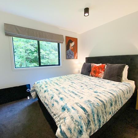 Modern 2-Bedroom Apartment 7-Mins Walk To Queenstown Eksteriør billede