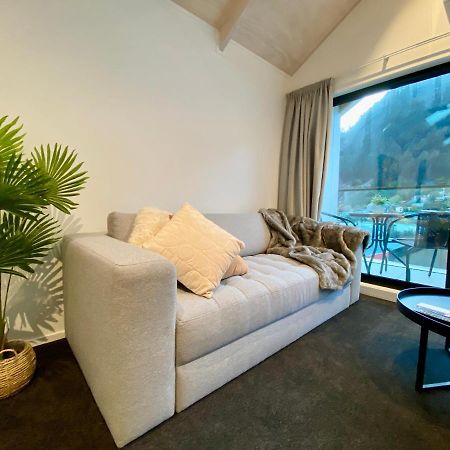 Modern 2-Bedroom Apartment 7-Mins Walk To Queenstown Eksteriør billede