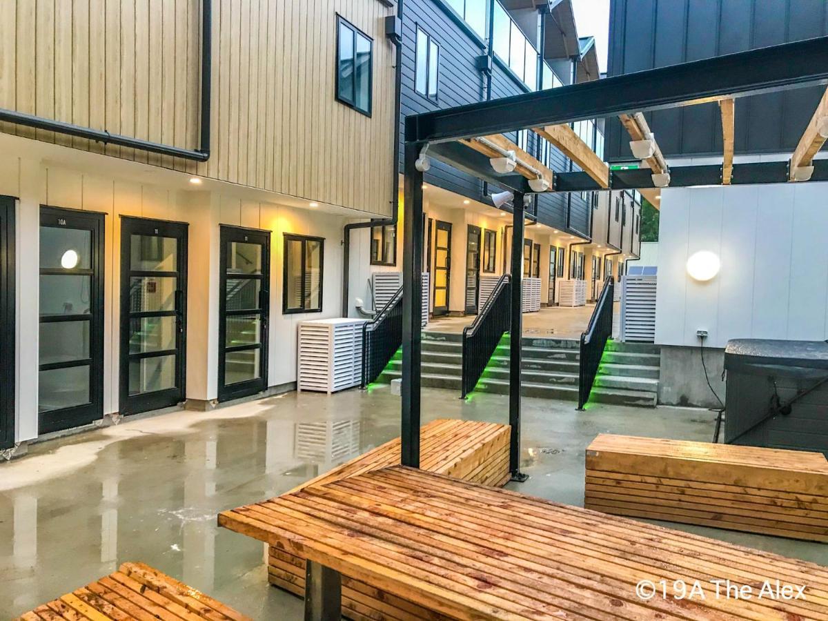 Modern 2-Bedroom Apartment 7-Mins Walk To Queenstown Eksteriør billede